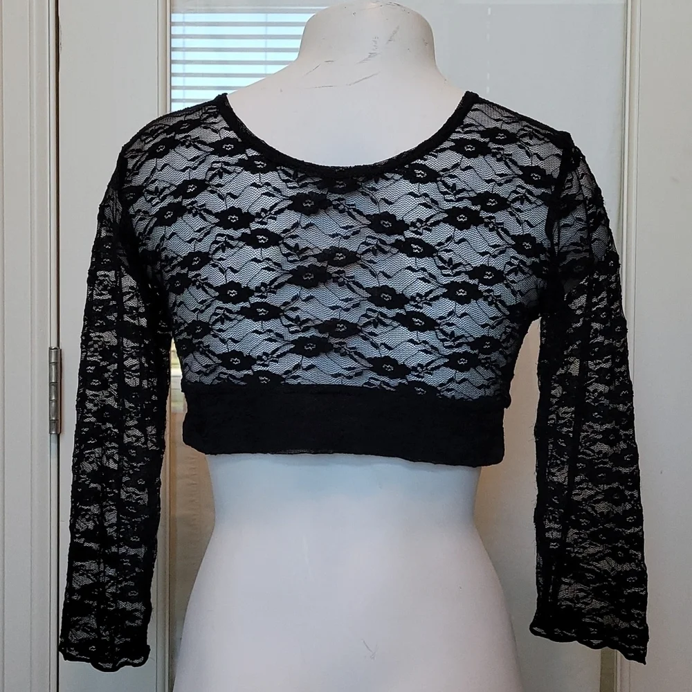 Halftee Black Lace Cropped 3/4 Sleeve Top